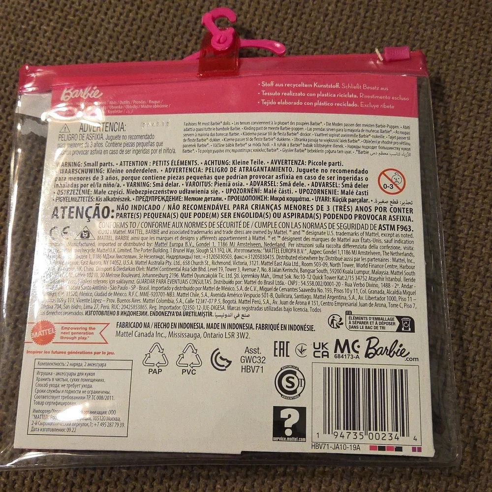 Barbie  Fashion Packs with Accessories - Picture 7 of 7